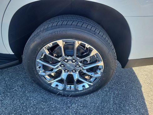 New 2026 GMC Yukon Elevation image 8