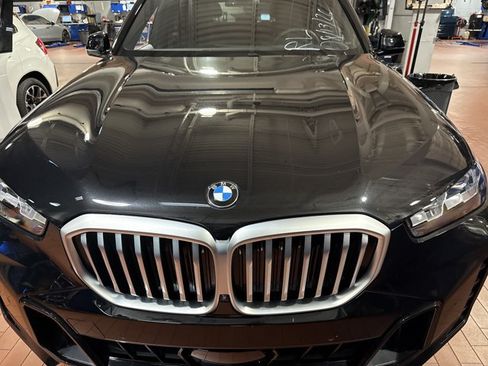 Used 2026 BMW X5 xDrive40i w/ M Sport Package AWD/4WD image 2
