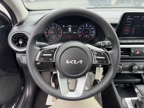 Used 2024 Kia Forte LXS FWD image 11