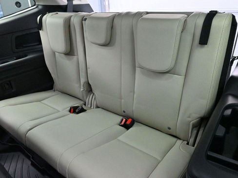 Used 2023 Subaru Ascent Limited image 28