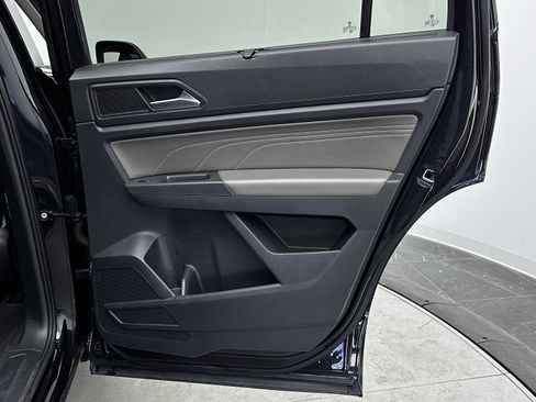 Used 2021 Volkswagen Atlas SE w/ Panoramic Sunroof Package image 34