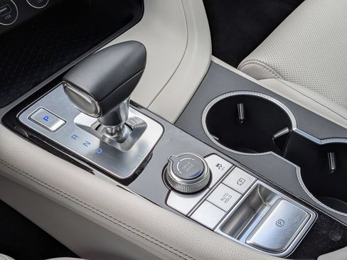 Used 2025 Genesis G70 2.5T RWD image 26