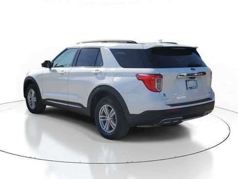 Used 2023 Ford Explorer XLT w/ Equipment Group 202A AWD/4WD image 3
