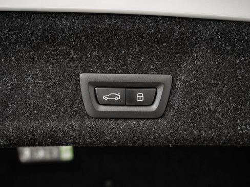 New 2026 BMW 330i xDrive Sedan w/ Premium Package AWD/4WD image 21