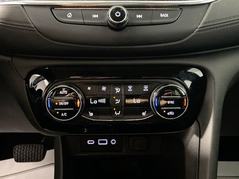 Certified 2023 Buick Encore GX Select FWD image 18