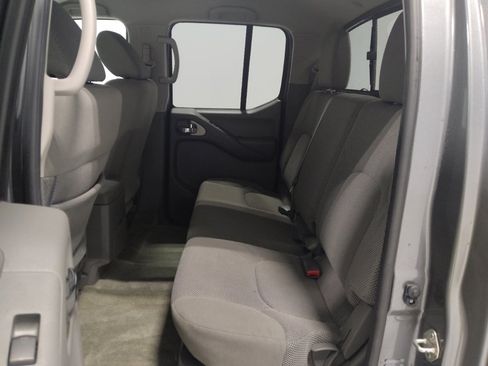Used 2017 Nissan Frontier SV image 18