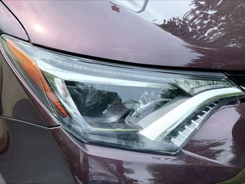 Used 2018 Toyota RAV4 XLE image 26