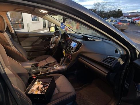 Used 2018 Subaru Crosstrek 2.0i Premium image 11