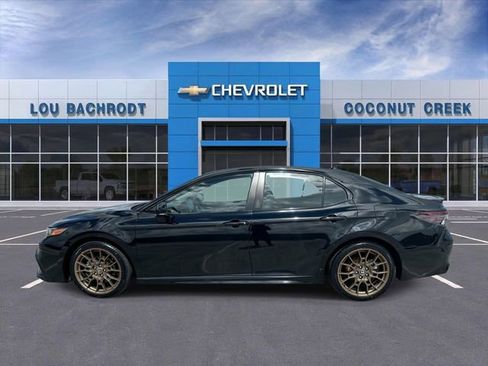 Used 2023 Toyota Camry SE w/ Convenience Package image 5