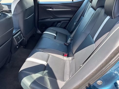Used 2025 Toyota Camry SE FWD image 44