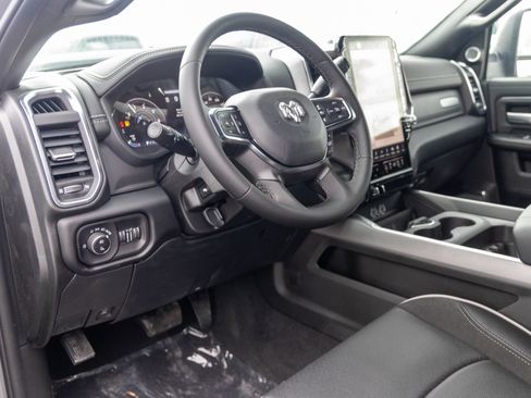 New 2026 RAM 2500 Laramie AWD/4WD image 3