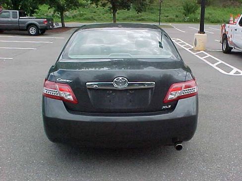 Used 2011 Toyota Camry XLE w/ SE/XLE Extra-Value Pkg FWD image 36