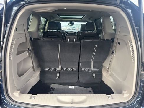 Used 2024 Chrysler Pacifica Limited image 15