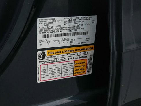 Certified 2024 Ford Expedition XLT image 27