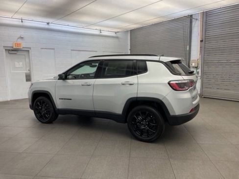 New 2025 Jeep Compass Latitude w/ Sun & Sound Group image 5