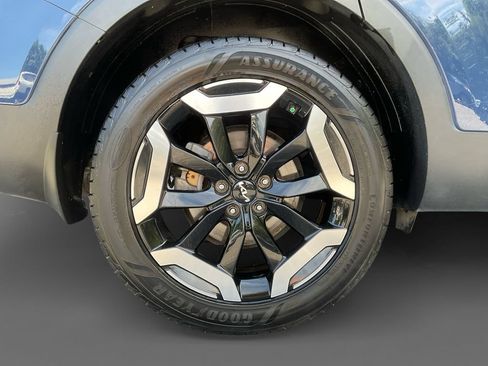 Used 2023 Kia Telluride EX w/ EX Captain's Chair Package FWD image 10