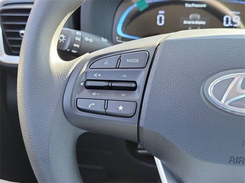 New 2026 Hyundai Venue SE image 5