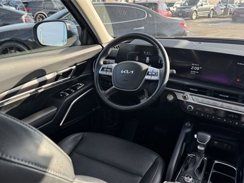Used 2023 Kia Telluride S image 16