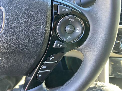Used 2016 Honda Accord Touring image 32