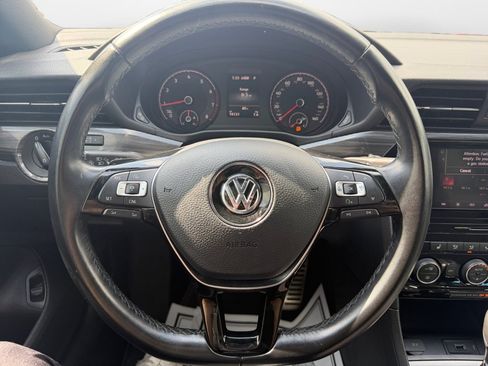 Used 2021 Volkswagen Passat 2.0T R-Line FWD image 10