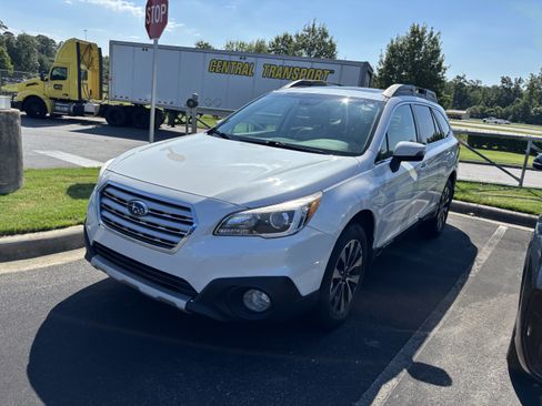 Used 2016 Subaru Outback 2.5i Limited AWD/4WD image 6