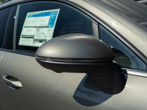 New 2026 Porsche Macan 4 Electric image 15