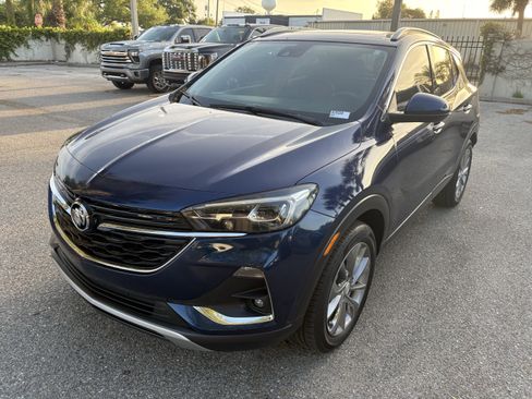 Used 2023 Buick Encore GX Essence w/ Experience Buick Package image 3