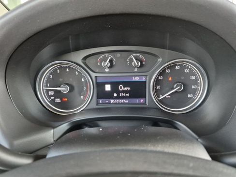 Used 2020 Buick Enclave Essence w/ Sound and Sites Package AWD/4WD image 9