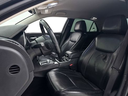 Used 2018 Chrysler 300 Limited image 14