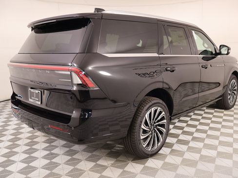 New 2026 Lincoln Navigator Black Label AWD/4WD image 23