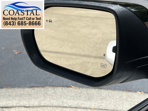 Used 2025 Chevrolet Traverse LT FWD image 30