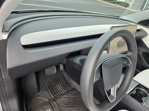 Used 2025 Tesla Model 3 Long Range AWD/4WD image 28