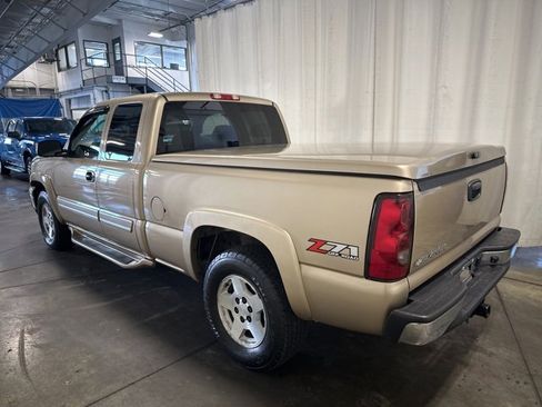 Used 2006 Chevrolet Silverado 1500 LT w/ Light Duty Power Package image 6
