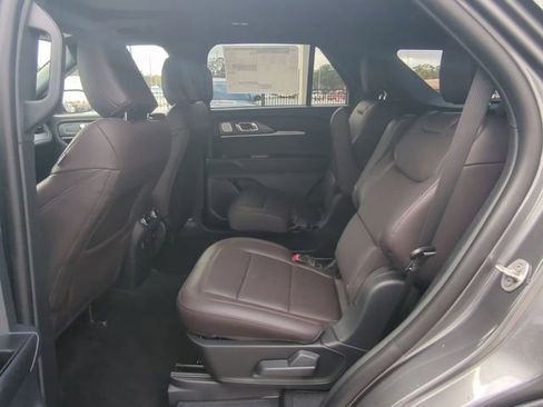 New 2026 Ford Explorer Platinum image 15