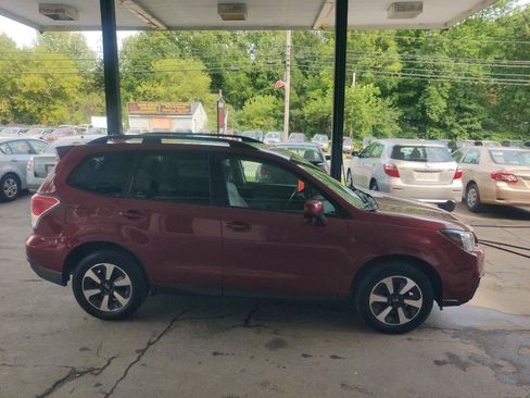 Used 2017 Subaru Forester 2.5i Premium AWD/4WD image 7