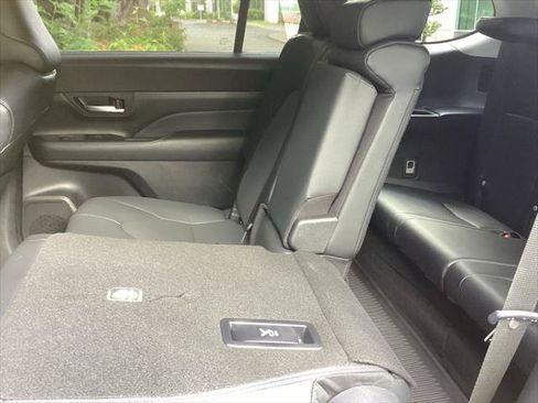 Certified 2024 Toyota Grand Highlander AWD image 4
