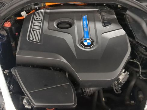Used 2019 BMW 530e xDrive w/ Luxury Package image 18