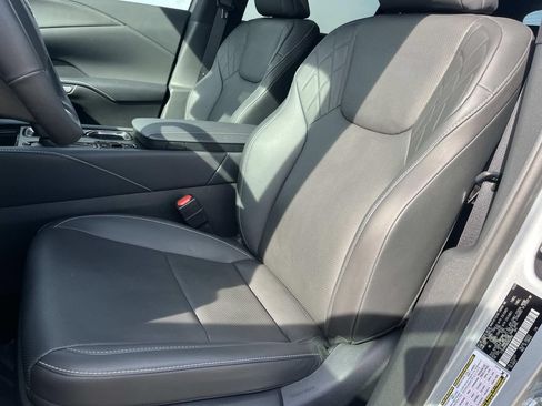 Used 2025 Lexus RX 350 Premium w/ Convenience Package FWD image 32