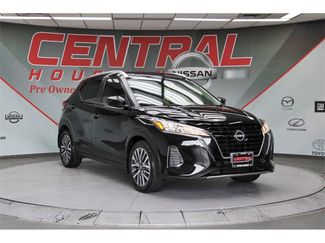 Used 2023 Nissan Kicks SV image 1