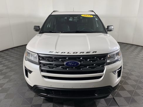 Used 2019 Ford Explorer XLT w/ Equipment Group 202A image 13