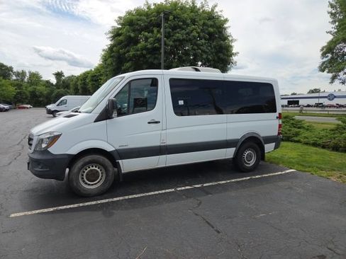 Used 2016 Mercedes-Benz Sprinter 2500 image 3