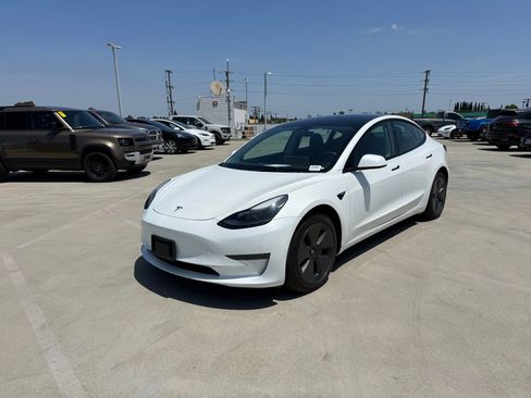 Used 2023 Tesla Model 3 Standard Range RWD image 1