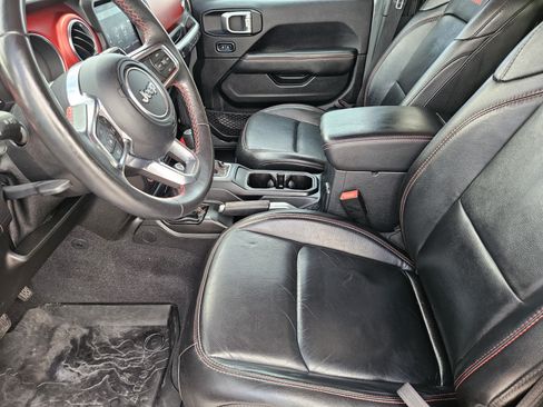 Used 2019 Jeep Wrangler Unlimited Rubicon AWD/4WD image 13