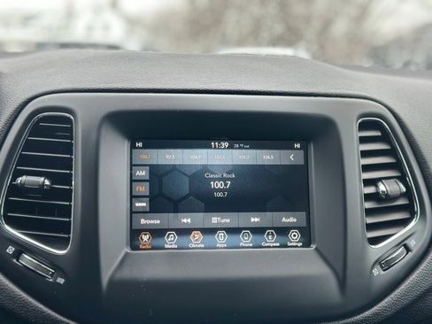 Used 2020 Jeep Compass Latitude image 15