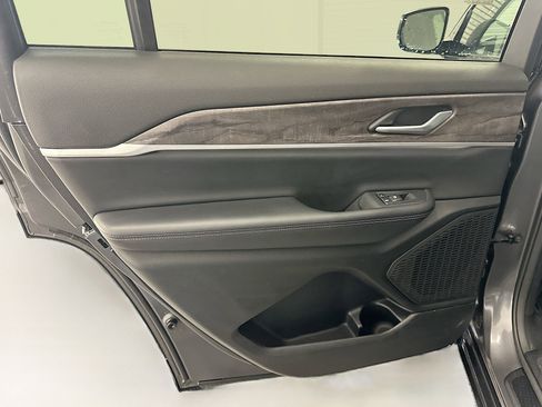 Used 2023 Jeep Grand Cherokee L Limited image 27