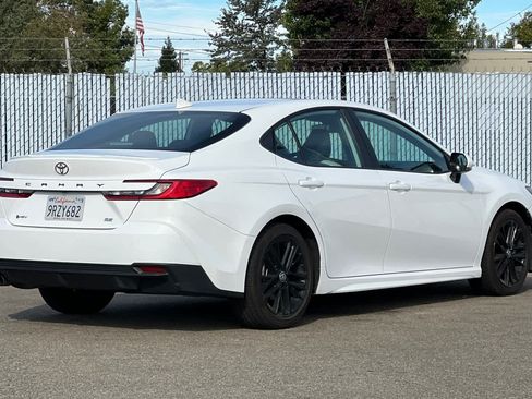 Used 2025 Toyota Camry SE FWD image 3