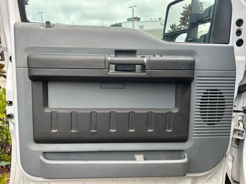 Used 2011 Ford F250 XL w/ PWR Equipment Group image 7