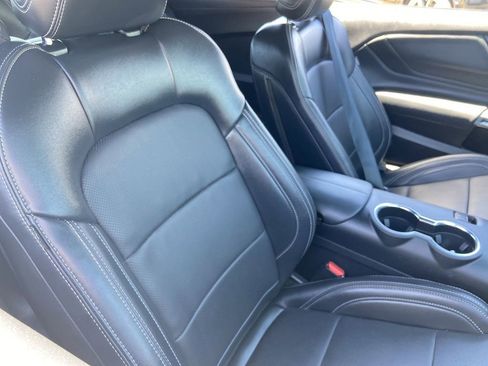 Used 2025 Ford Mustang Premium image 22