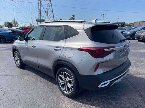 Used 2021 Kia Seltos EX AWD/4WD image 5