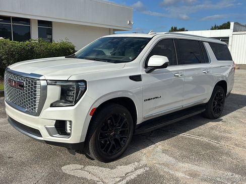 Used 2023 GMC Yukon XL Denali RWD image 3